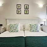 Hotel Medina De 3*