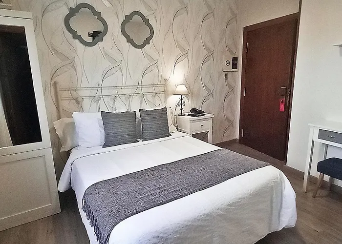 Medina De 3* Толедо